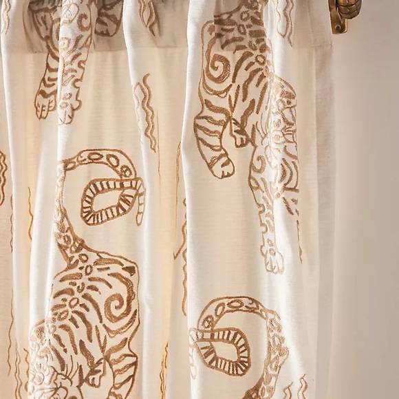 Anthropology Fleming Curtain Panel 50x 108 New x2 panels - Picture 2 of 6